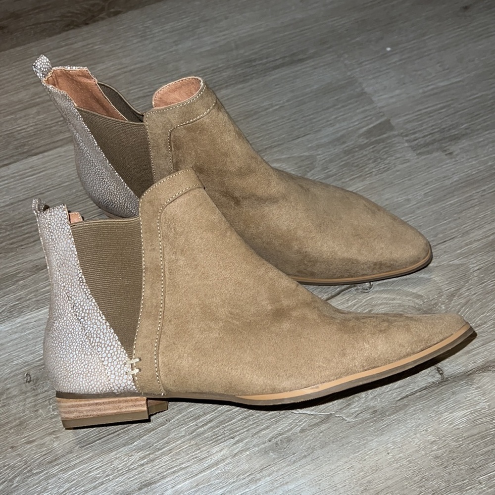 Anthropolgie Farylrobin Sonia Faux Suede Booties